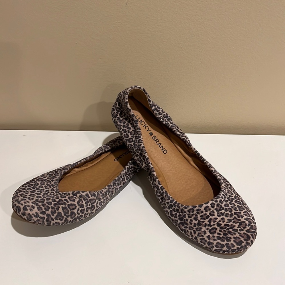 Women’s size 8 Lucky Brand animal print ballet flats